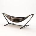 Hamac rayé en tissu avec support en métal noir et jaune