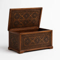 Coffre de rangement en bois sculpté avec motif géométrique marron